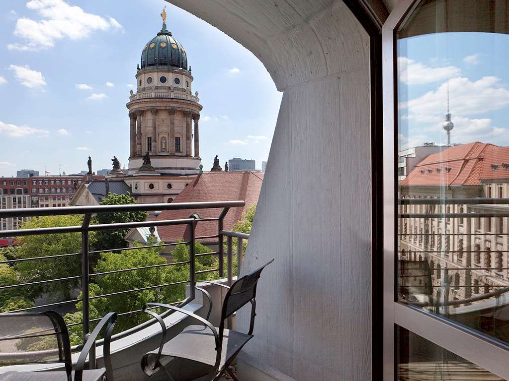 Luc, Autograph Collection Berlin